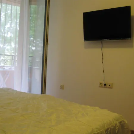 Aphrodite Roce Apartment *