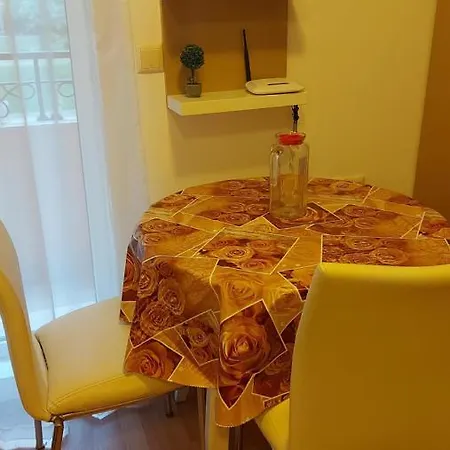 Aphrodite Roce Apartment *